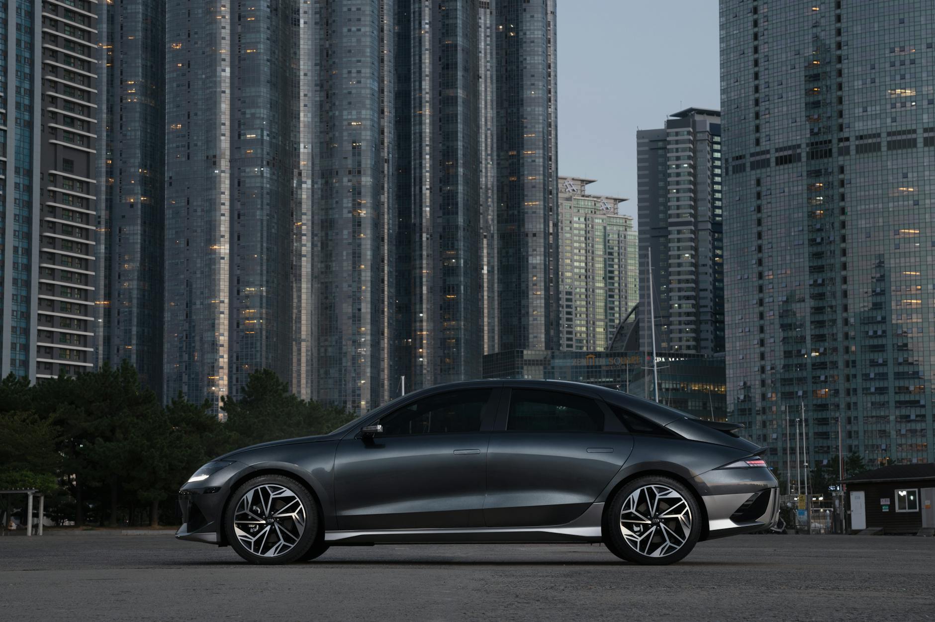 Massive Stakes for EV Future: Could Losing Its Visionary Leader Jeopardize Autonomous Driving Innovation?
